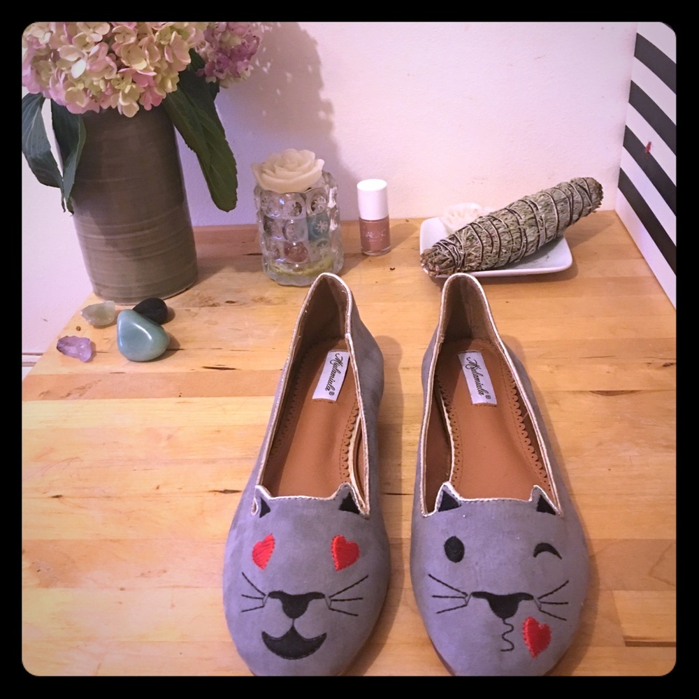 Miula Miula cat heart eye flats!
